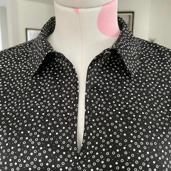 Tommy Hilfiger Sleeveless Collared Print Top w Keyhole Black + White Sz M NWOT - Picture 8 of 13